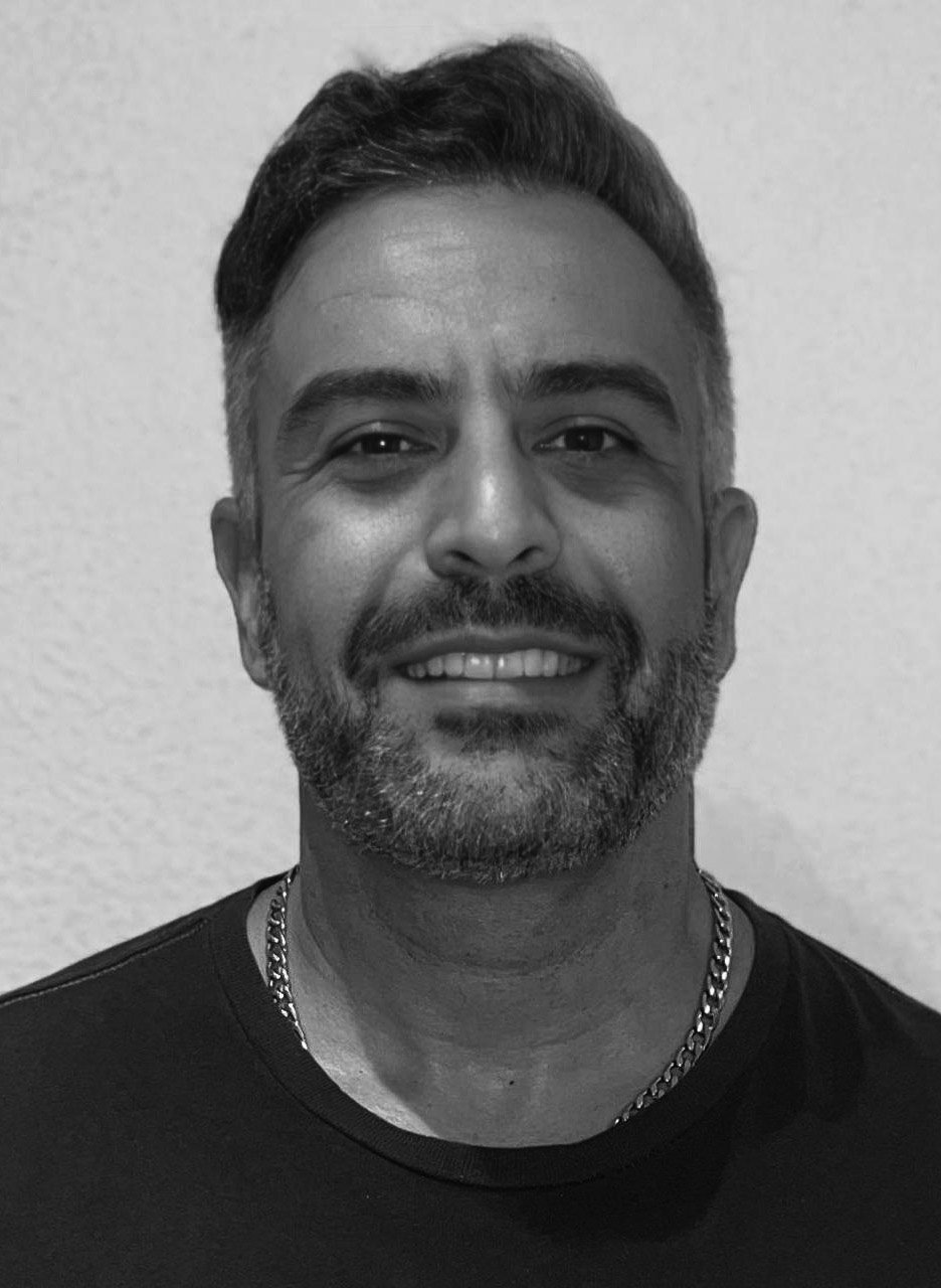 Ignacio Kassis is a Chief Technology Officer at Zero to 1 Experts